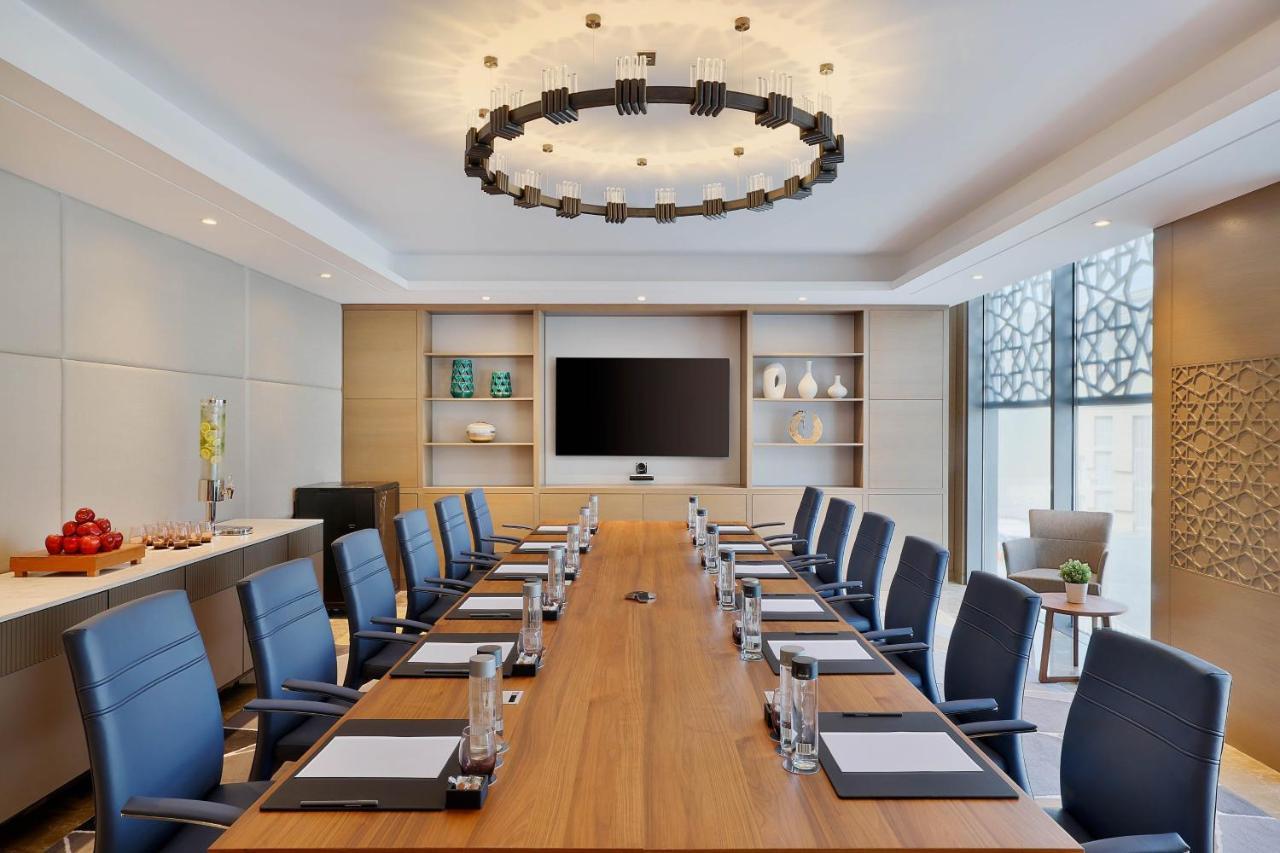 Courtyard By Marriott Culture Village, Dubai Bagian luar foto