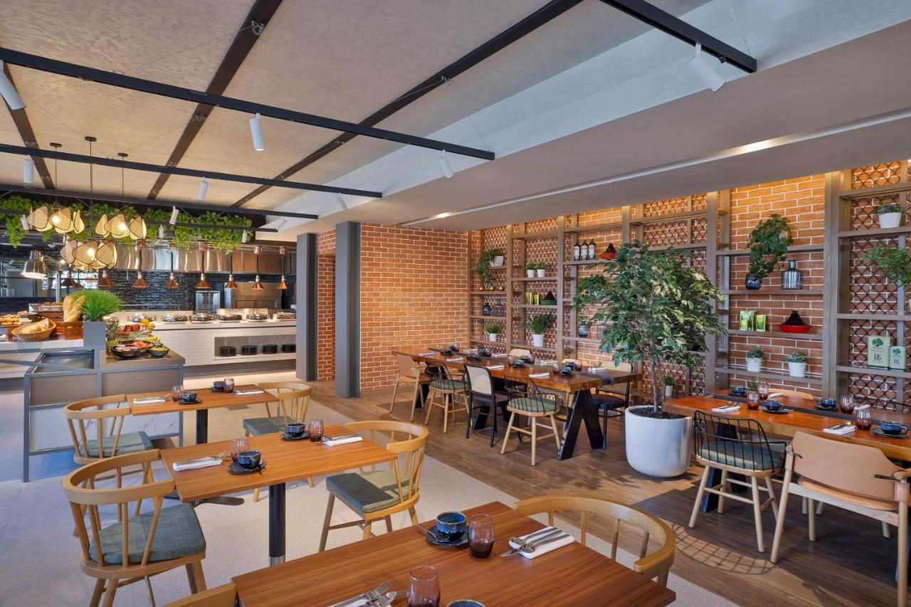 Courtyard By Marriott Culture Village, Dubai Bagian luar foto